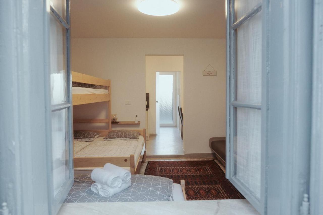 Apartments Pr' Stormanu Kanal المظهر الخارجي الصورة
